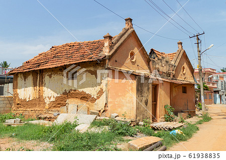 インド_民家の風景 61938835