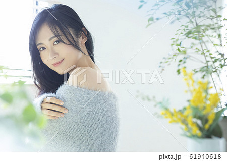 女性　ビューティー　ヘアケア　脱毛 61940618