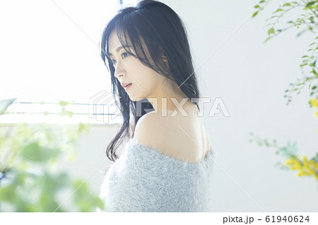 女性　ビューティー　ヘアケア　脱毛 61940624