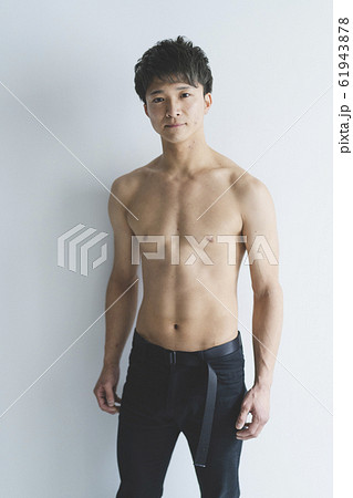 筋肉男子 61943878