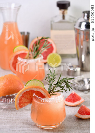 cocktail of fresh pink Palomas 61950093