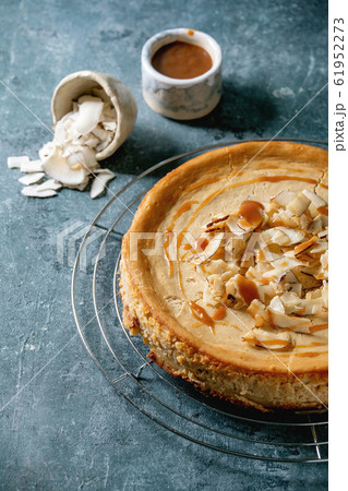 Cheescake with toppings Cheescake with toppings 61952273