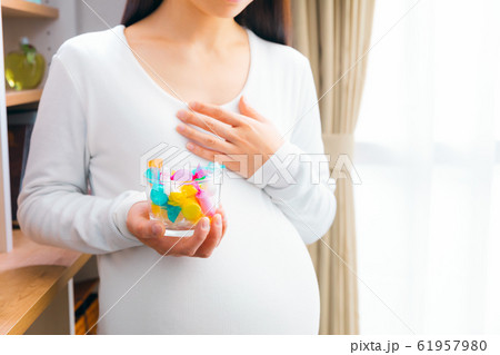 妊婦　ラムネ菓子　つわり対策 61957980