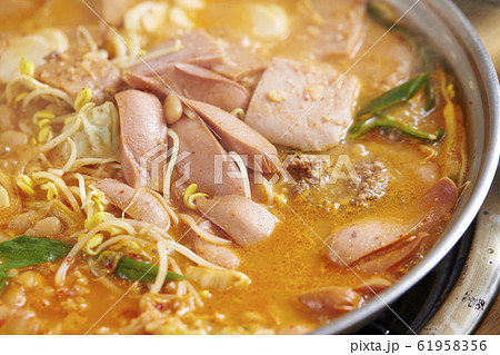 プデチゲ　部隊チゲ　韓国料理 61958356