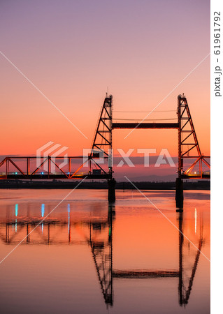 筑後川昇開橋の夕暮れ 筑後川昇開橋の夕暮れ 61961792
