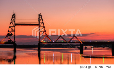 筑後川昇開橋の夕暮れ 筑後川昇開橋の夕暮れ 61961798
