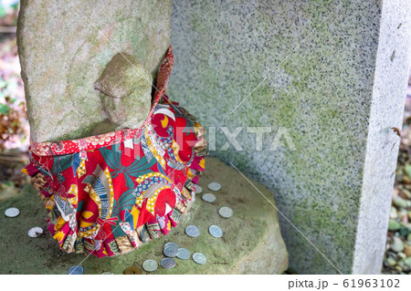 日本にあるお地蔵さんの写真 61963102