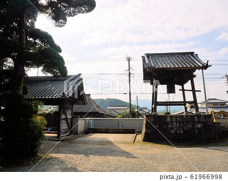 日本赤十字発祥の地　正念寺の境内　（熊本県玉東町） 61966998