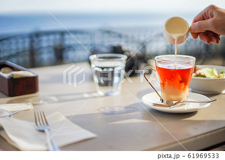 海辺のカフェテラス 61969533