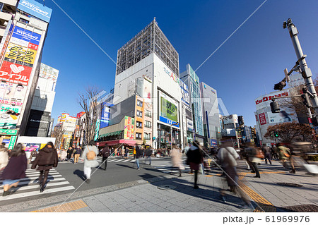 新宿アルタ前交差点 1月の写真素材