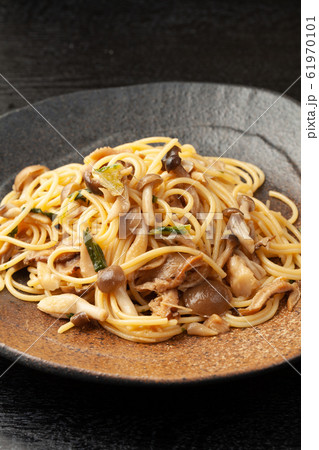 きのこの和風スパゲッティー きのこの和風スパゲッティー 61970101