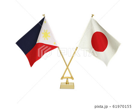 白背景の二つの卓上国旗 白背景の二つの卓上国旗 61970155