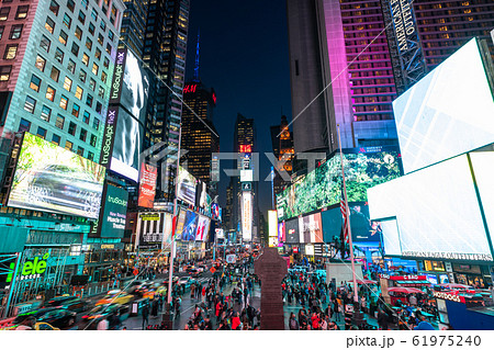 《ニューヨーク》タイムズスクエア・世界の交差点 61975240