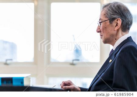 シニア弁護士 相談 61985904