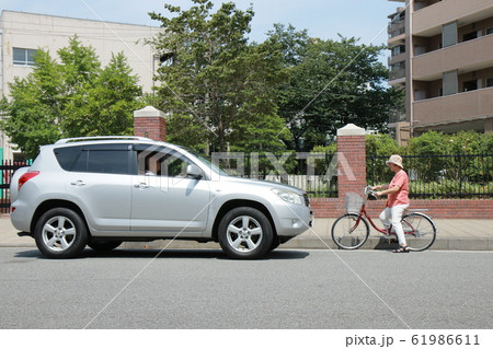 危ない逆走自転車 61986611
