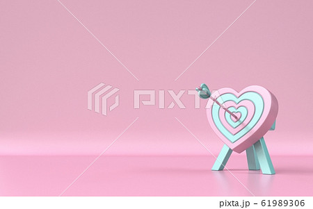 Heart shaped target with the arrow in the center 61989306