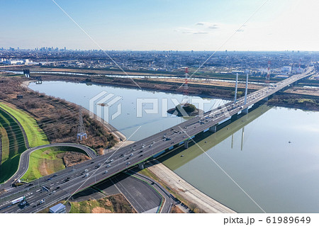 空撮 彩湖と東京外環自動車道 幸魂大橋 空撮 彩湖と東京外環自動車道 幸魂大橋 61989649