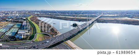 空撮 彩湖と東京外環自動車道 幸魂大橋 空撮 彩湖と東京外環自動車道 幸魂大橋 61989654