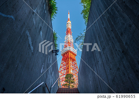 東京タワー 地下駐車場の階段の先にある風景の写真素材