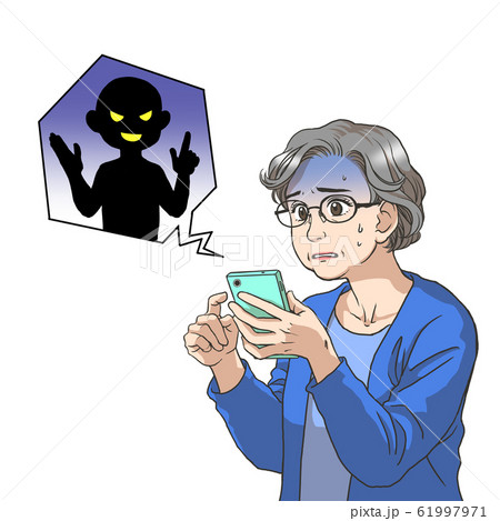 スマホを使う年配の女性 スマホを使う年配の女性 61997971