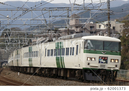 臨時特急踊り子：185系電車（12両編成）の写真素材 [62001373] - PIXTA