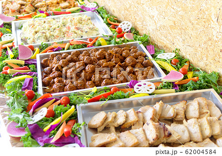 ビュッフェ バイキングの料理 62004584