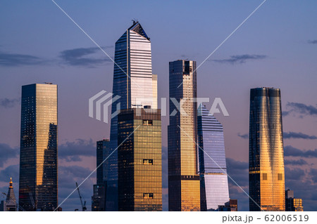 《ニューヨーク》マンハッタンの夜景・ハルミトンパークより 62006519