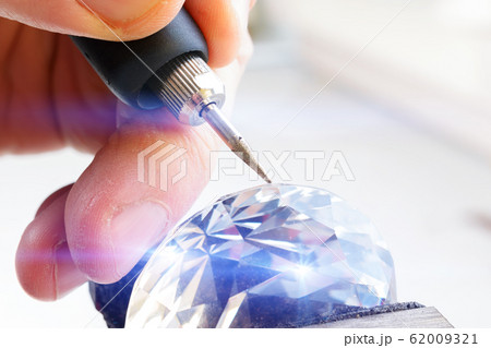 Engraving crystal with rotary multi tool 62009321