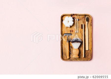 Zero waste accessories on pink background. 62009555