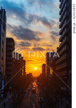 東久留米駅の夕景　ダイヤモンド富士　【東京都】 62013645