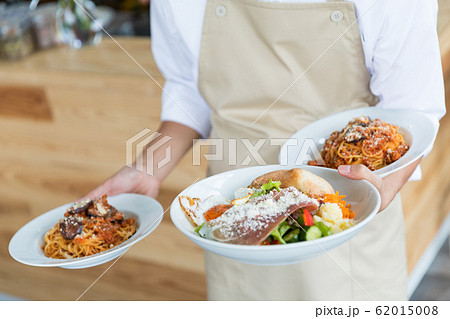 カフェ スタッフ カフェ スタッフ 62015008