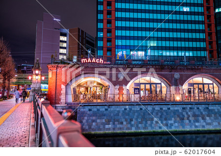 東京　秋葉原　夜の万世橋 62017604