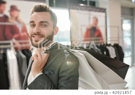 Businessman doing shopping Businessman doing shopping 62021857