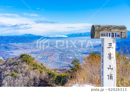 展望台から眺める冬の善光寺平　【長野県】 62026313