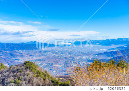 展望台から眺める冬の善光寺平　【長野県】 62026322