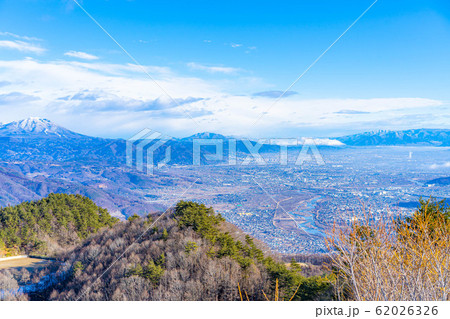 展望台から眺める冬の善光寺平　【長野県】 62026326