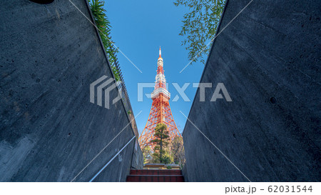 東京タワー　地下駐車場の階段の先にある風景 62031544