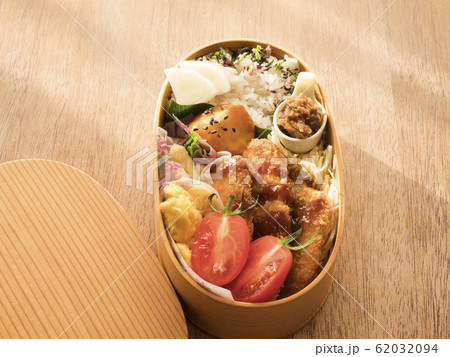 曲げわっぱのお弁当 曲げわっぱのお弁当 62032094