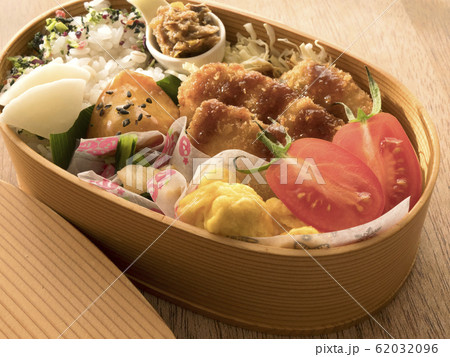 曲げわっぱのお弁当 曲げわっぱのお弁当 62032096