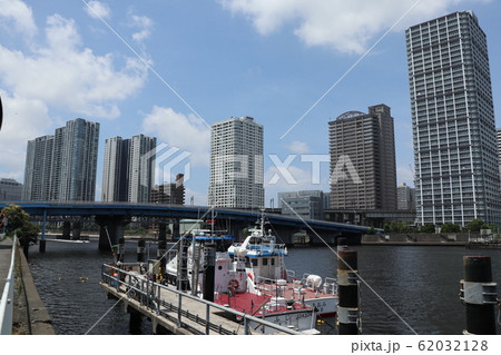 警視庁のボートが停泊する東京都港区の風景 警視庁のボートが停泊する東京都港区の風景 62032128
