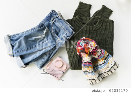 Clothes, earrings, glasses and wallet 62032179