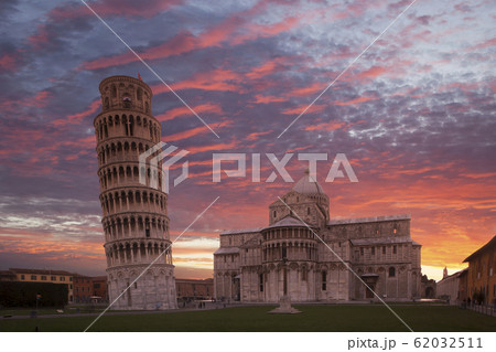 Leaning Tower of Pisa and Piazza dei Miracoli at sunset in Tuscany, Italy 62032511