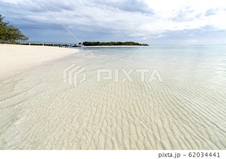 ニューカレドニア ロイヤルティ諸島 ウベア島　ムリの橋 62034441
