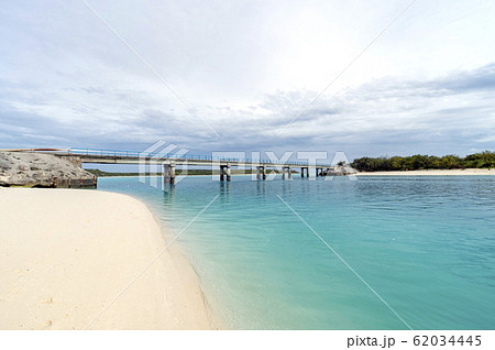 ニューカレドニア ロイヤルティ諸島 ウベア島　ムリの橋 62034445