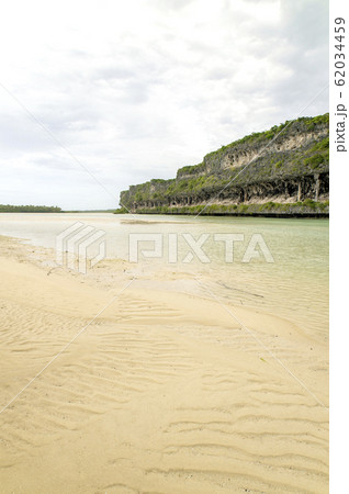 ニューカレドニア ロイヤルティ諸島 ウベア島 レキンの絶壁 ニューカレドニア ロイヤルティ諸島 ウベア島 レキンの絶壁 62034459