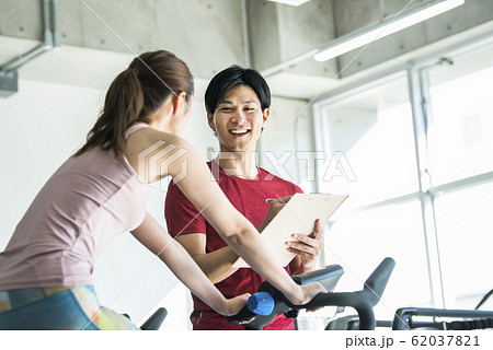 パーソナルトレーニング トレーナー パーソナルトレーニング トレーナー 62037821
