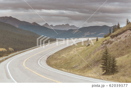 Road in mountains 62039377