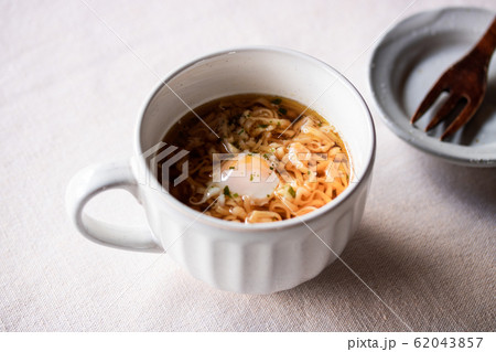 マグカップラーメン マグカップラーメン 62043857