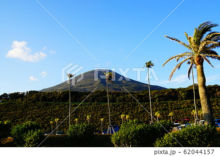 八丈島空港から見える八丈富士 62044157