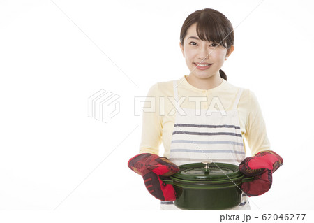 女性　調理　イメージ 62046277